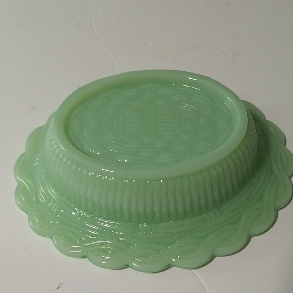 Vintage-Style Jade Green Hen Dish - Picture 7 of 9